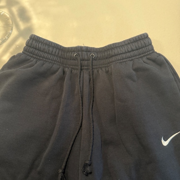 Nike sweatpants - Picture 3 of 6
